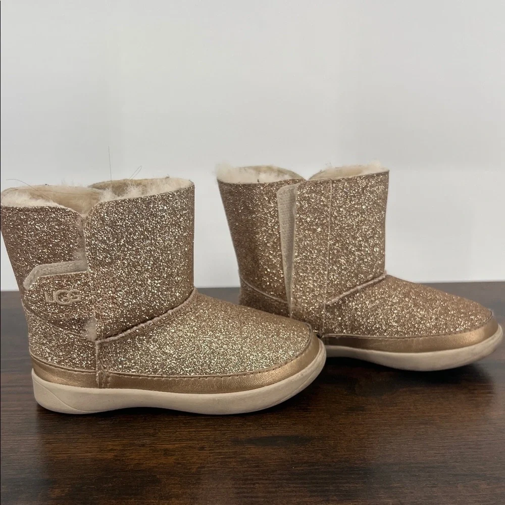 UGG Toddler Classic Short Gold Glitter Boots Size 7